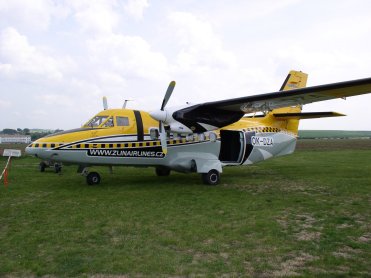 Letadlo L-410 pro Tandemové seskoky